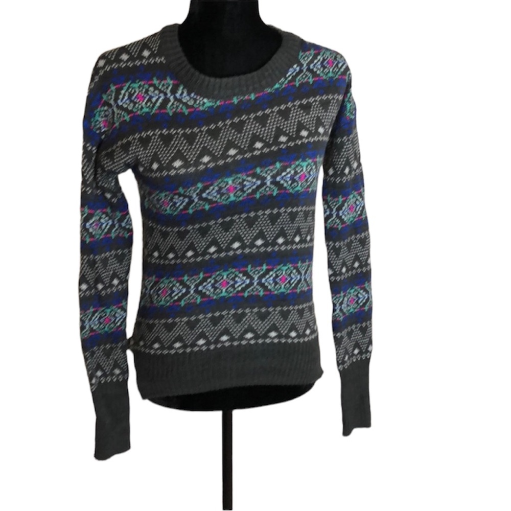 SO sweater size small